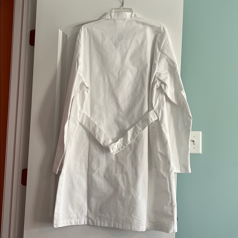 White Lab Coat - Picture 8 of 9